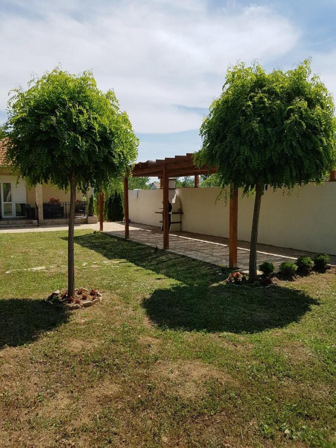 Vikendica Lesic Villa Cortanovci Ngoại thất bức ảnh