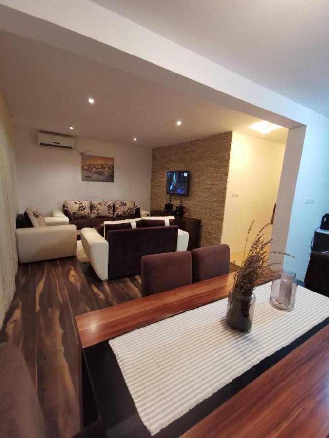 Vikendica Lesic Villa Cortanovci Ngoại thất bức ảnh